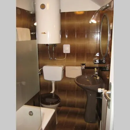 Studio In زغورنجي جيزرسكو